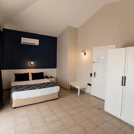 Mira & Hotel